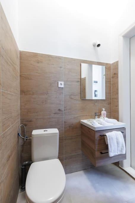The Grove Hideaway Central 2Br Retreat بودابست المظهر الخارجي الصورة